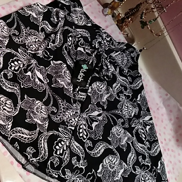 Tulah Activewear Skirt - Picture 4 of 8